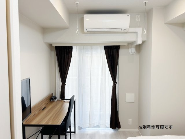 Log横浜駅東の内装