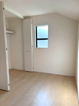 リーブルガーデンあきる野市草花　第5期　1号棟の洋室