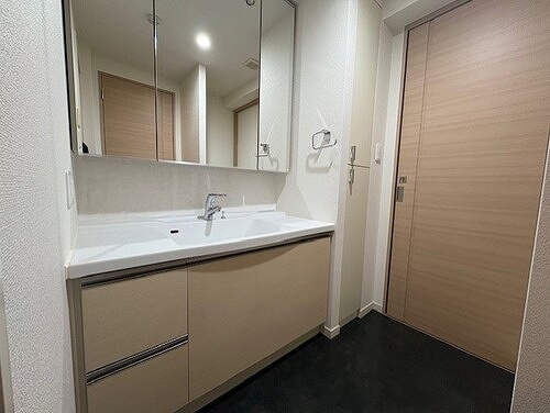 アトラス国領セントラルコートの洗面所|洗面所