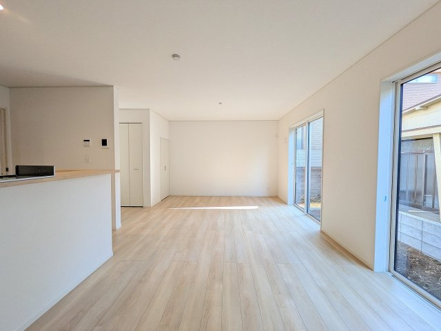 八王子市　大楽寺町　新築一戸建て　３１期の内装|～18.7帖の明るいLDKで、家族団欒の時間をお過ごしいただけます～