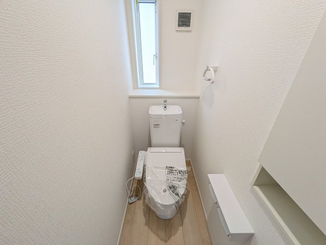 八王子市　大楽寺町　新築一戸建て　３１期のトイレ|～暖房温水洗浄機能付きトイレ　冬場は特に嬉しい機能ですね～