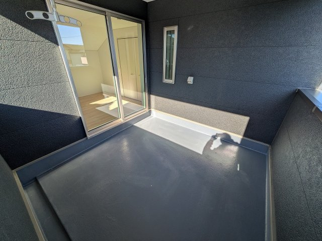 八王子市　大楽寺町　新築一戸建て　３１期のバルコニー|～急な雨も安心のインナーバルコニーです～