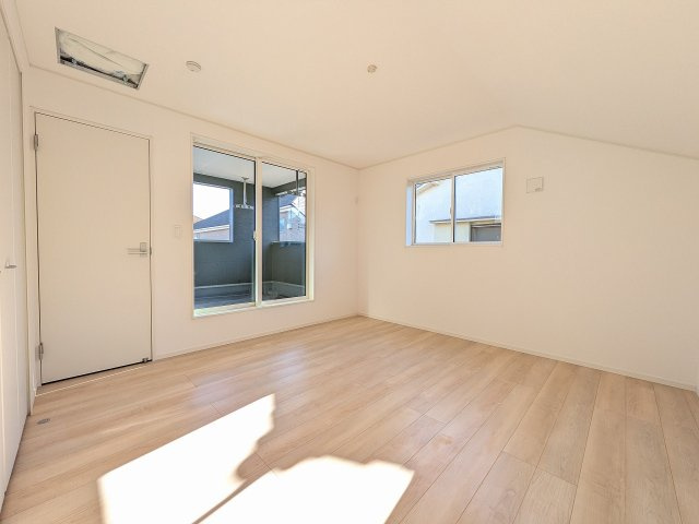 八王子市　大楽寺町　新築一戸建て　３１期の寝室|～2階8.0帖の主寝室　ベッドなど大型家具のレイアウトも楽しめる広さです～