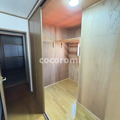 東香里新町戸建ての収納