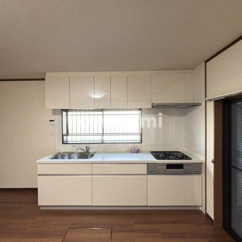 東香里新町戸建てのキッチン