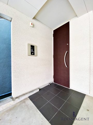 ディアマンテ八田のエントランス