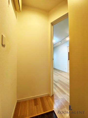 ディアマンテ八田の玄関