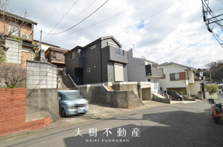 【前面道路含む現地写真】 | ※令和8年3月上旬に撮影
