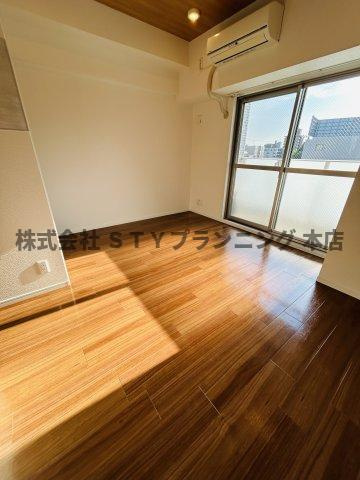 仲介手数料0円！アレーヌコート金山の居間・リビング