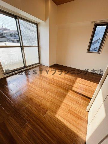 仲介手数料0円！アレーヌコート金山の居間・リビング