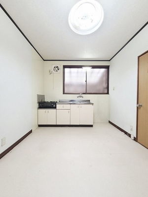 【居間・リビング】 | 松尾アパート（東側）