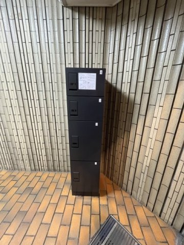 明大前フラワーハイホームの玄関