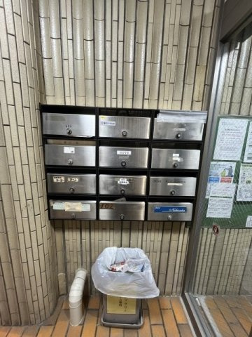 明大前フラワーハイホームのロビー