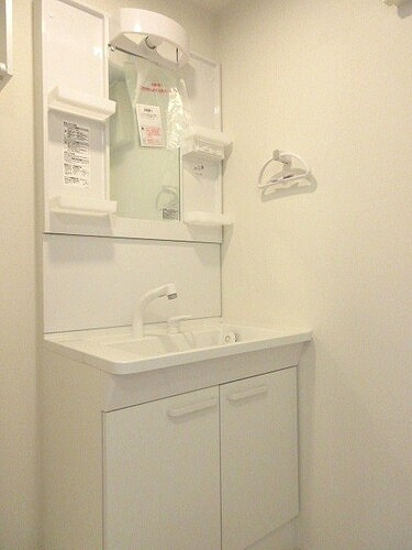 コンフォート明大前の洗面所|洗面所　※2024年3月撮影