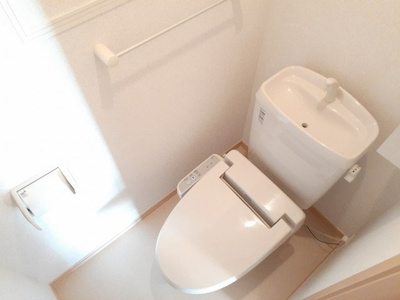 【トイレ】 | ポコ・ア・ポコ