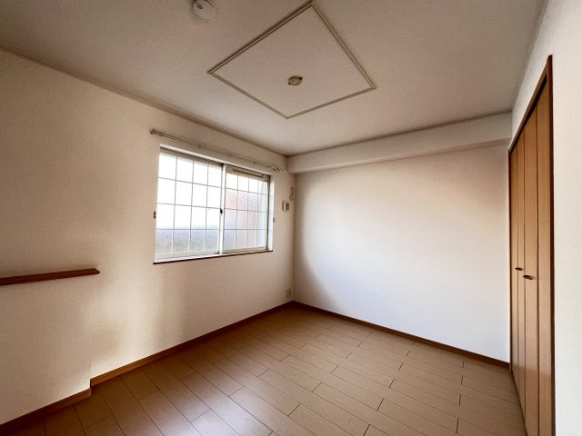 鶴見スクエアⅡの洋室