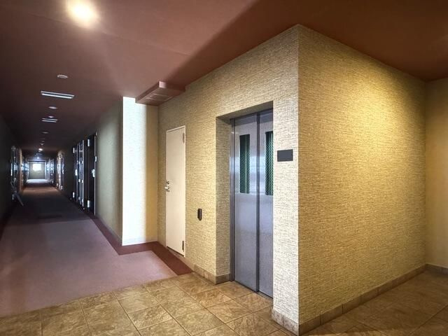 江東区古石場３丁目の賃貸マンションのエントランス