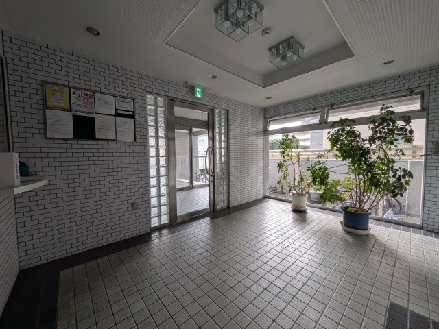 【エントランス】