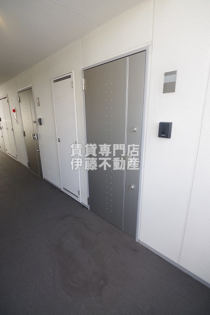 プレミアム黒川の玄関