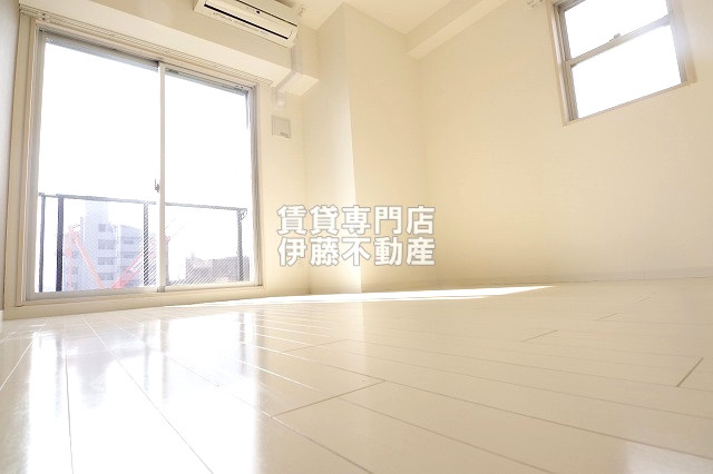 プレミアム黒川の洋室