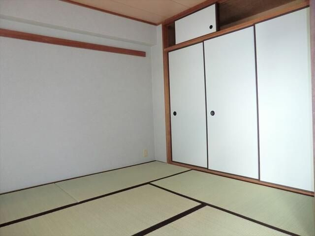 サンロイヤル新田辺アカデミヤ１号館の収納