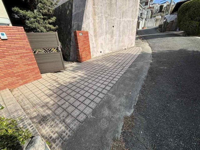舞子坂3丁目戸建の駐車場