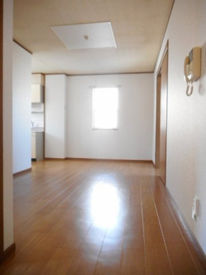 【居間・リビング】 | サンビレッジＤ | ゆったりとした居間です