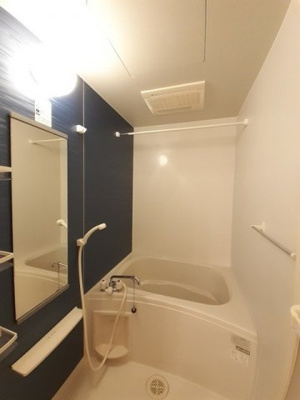 【浴室】 | アドックヒルズ・モエＢ | コンパクトで使いやすいお風呂です