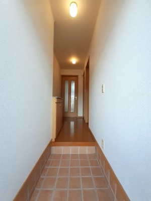 【玄関】 | アドックヒルズ・モエＢ | ゆったりとした玄関です