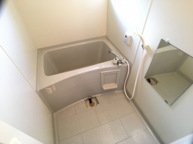 ファミールハイツ Ｂの浴室|バス