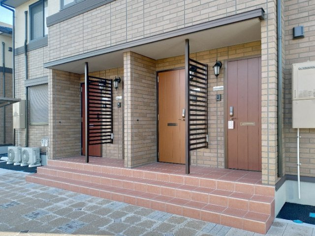 ｴﾐﾈﾝｽ ﾊﾟﾚ/ｻﾝﾗｲｽﾞ ﾊﾟﾚ ｻﾝﾗｲｽﾞ ﾊﾟﾚのロビー|共用ロビー