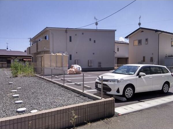 ソワサントゥカンズAの駐車場