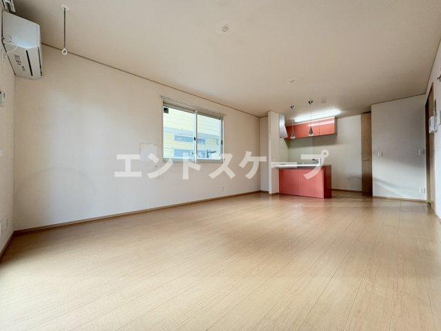 グレースファンタジア　Ⅰの居間・リビング|高崎、前橋のお部屋探しはエンドスケープまで！お客様の理想お聞かせ下さい♪
内装の色味が画像と異なる場合がございます。