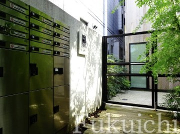 cocoha都立大のエントランス