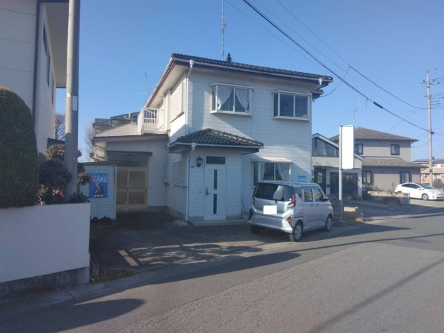 深谷市緑ヶ丘　オーナーチェンジ戸建の前面道路含む現地写真