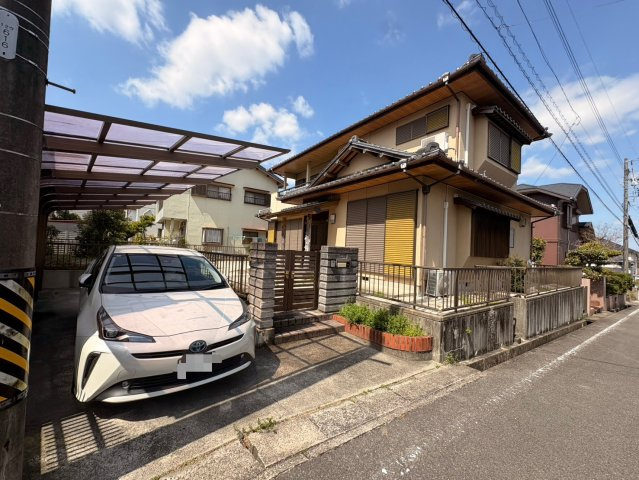 五ケ丘1丁目戸建の駐車場