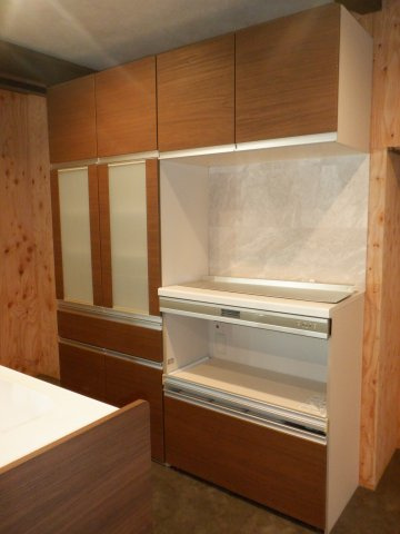 川名2F建のキッチン|収納も付いて便利(^^