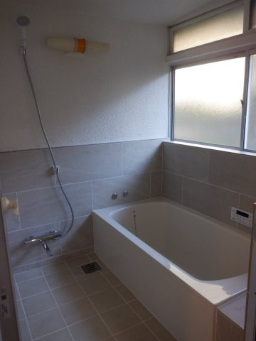 川名2F建の浴室