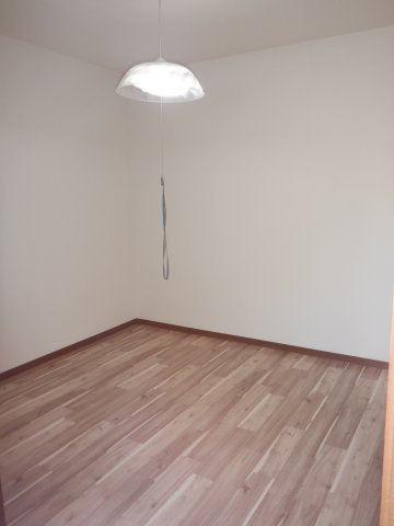 川名2F建の洋室