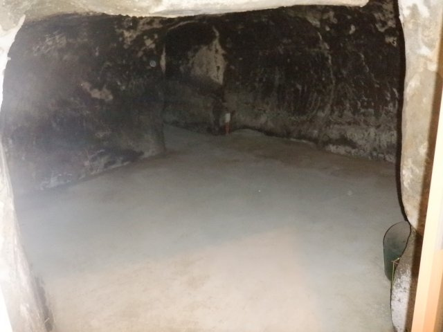 川名2F建のその他|１階部分に洞窟がついております。