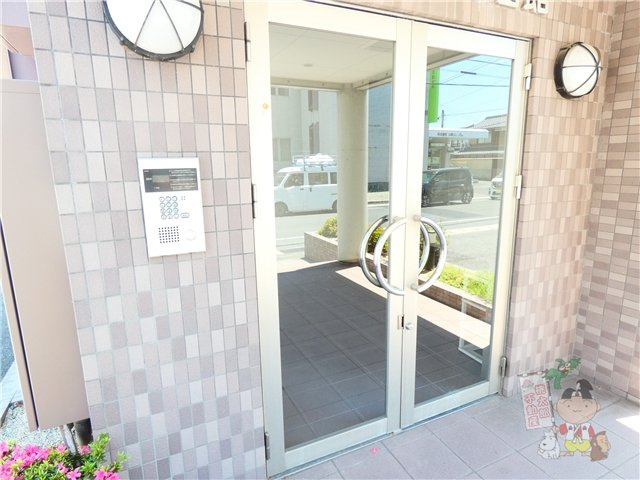 セントラル参番館のエントランス