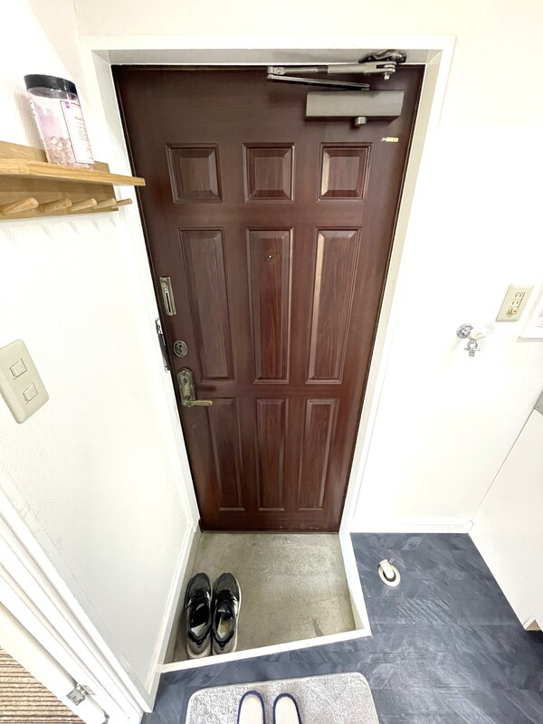 ヒルズアゼリアノースの玄関