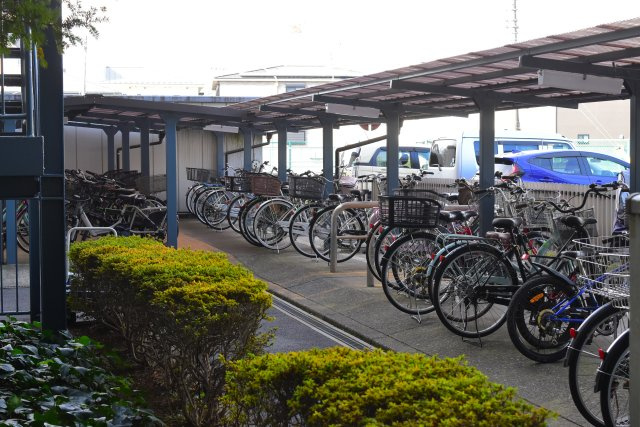 昭島市松原町２丁目の中古マンションの駐車場