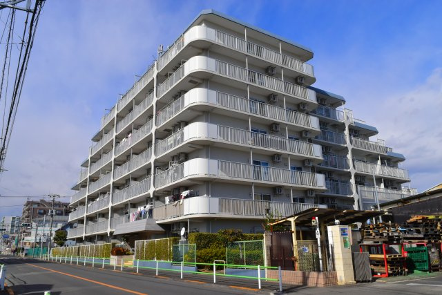 昭島市松原町２丁目の中古マンションの外観