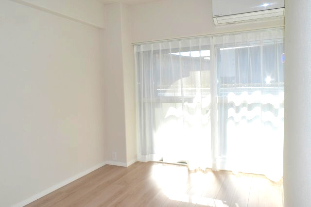 昭島市松原町２丁目の中古マンションの洋室