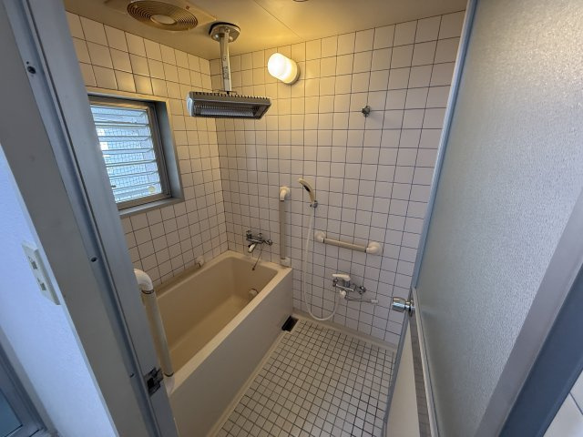 プレステージ新千里西町2号館の浴室