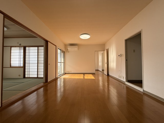 プレステージ新千里西町2号館の居間・リビング