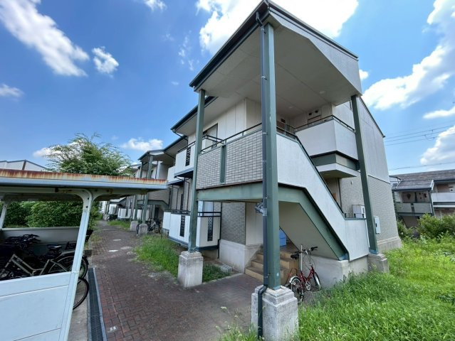バーベナ光台Ｂ棟のエントランス