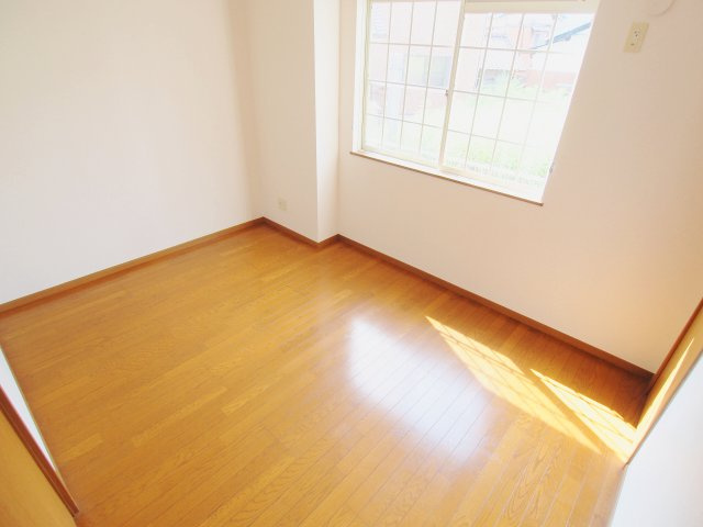 アーバインフォリーの洋室