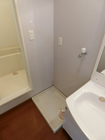 グランシャリオ堀川B棟の洗面所|イメージC102号室の写真（反転あり）